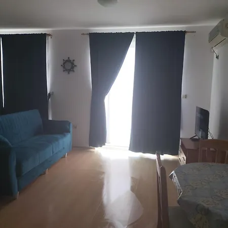 Sunny Day 4 Comlex Apartment